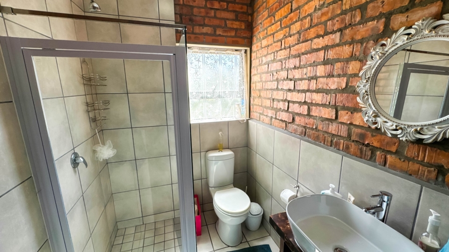 4 Bedroom Property for Sale in Fraaiuitsig Western Cape